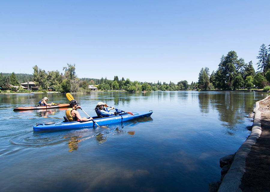 tandem kayaks on Mirror Pond
